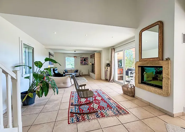 וילה Monfabes By Interhome וילנב-סור-לו