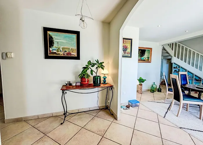 Monfabes By Interhome וילה