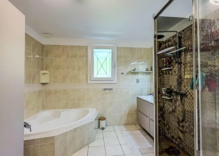 Monfabes By Interhome וילנב-סור-לו